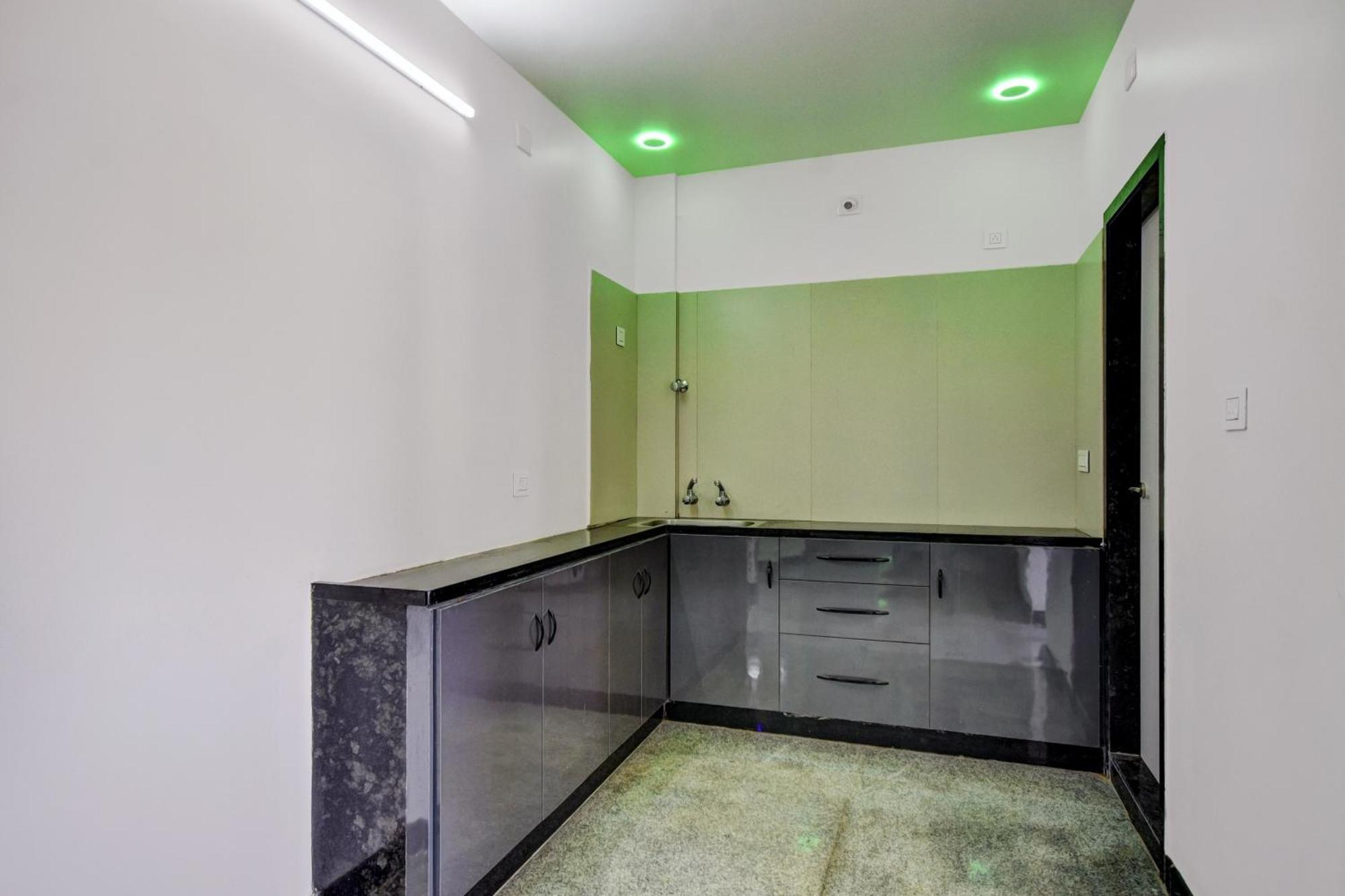 Oyo Home Msr Guest Inn Homestay ネルール エクステリア 写真