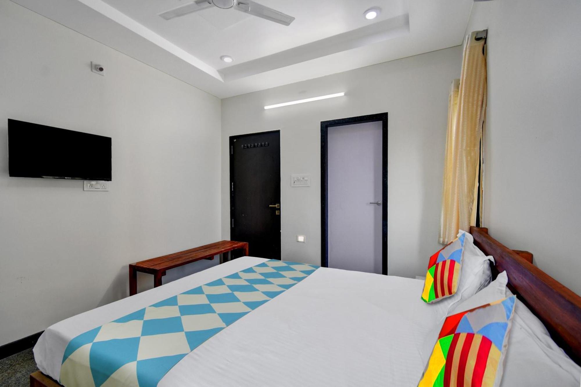 Oyo Home Msr Guest Inn Homestay ネルール エクステリア 写真